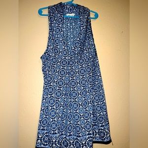 Sleeveless women’s top